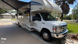 2019 Thor Motor Coach Outlaw 29J, $ 73,000