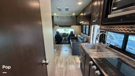 2019 Thor Motor Coach Outlaw 29J, $ 73,000