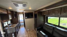 2019 Thor Motor Coach Outlaw 29J, $ 73,000