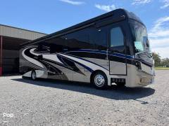2018 Fleetwood Discovery LXE 40G, $ 168,000
