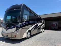 2018 Fleetwood Discovery LXE 40G, $ 168,000