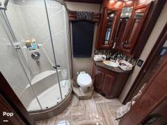 2018 Fleetwood Discovery LXE 40G, $ 168,000