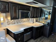 2018 Newmar Dutch Star 4369, $ 256,000