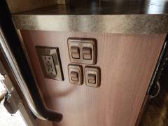 2012 Itasca Navion 24M, $ 72,300