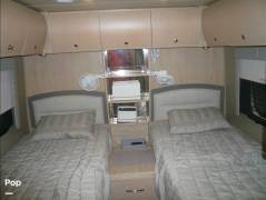 2015 Leisure Travel Unity 24TB, $ 69,999