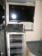 2015 Leisure Travel Unity 24TB, $ 69,999