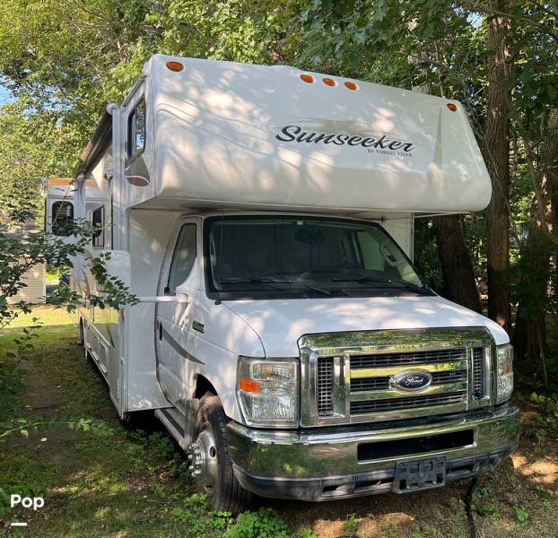 2011 Forest River Sunseeker 3010DS, $ 35,000