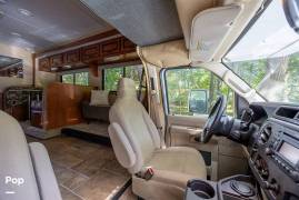 2011 Forest River Sunseeker 3010DS, $ 35,000