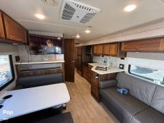 2020 Winnebago Sunstar 29V, $ 72,500