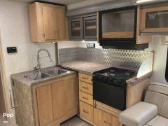2016 Winnebago Brave 31C, $ 60,000