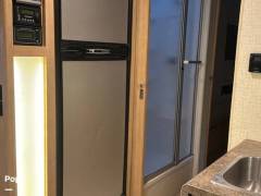 2016 Winnebago Brave 31C, $ 60,000