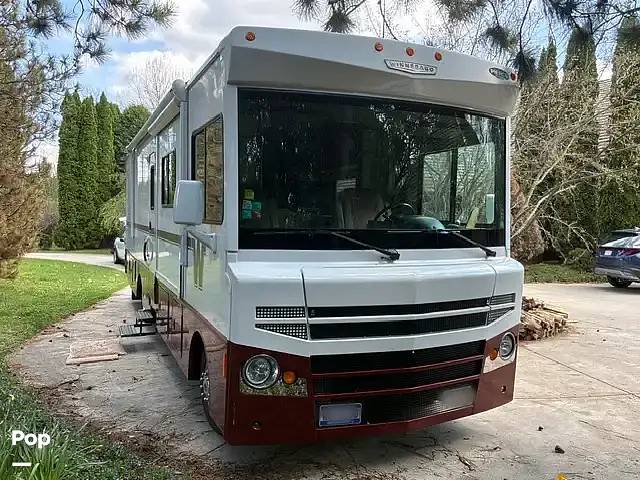 2016 Winnebago Brave 31C, $ 60,000