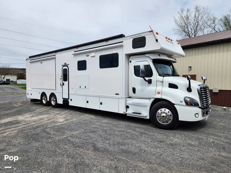 2020 Renegade Classic 45CMB, $ 379,000