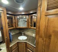 2016 Tiffin Phaeton 40QBH, $ 139,900