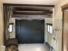 2017 Forest River Shockwave F33SAGDX, $ 30,500