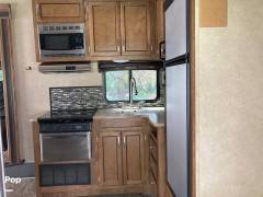2017 Forest River Shockwave F33SAGDX, $ 30,500