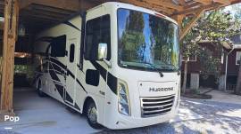 2022 Thor Motor Coach Hurricane 29M, $ 85,000