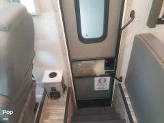 2022 Thor Motor Coach Hurricane 29M, $ 85,000