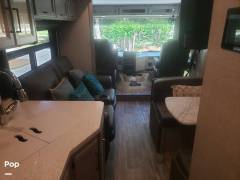 2022 Thor Motor Coach Hurricane 29M, $ 85,000