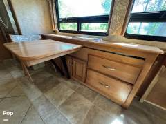 2014 Winnebago Adventurer 38Q, $ 51,000