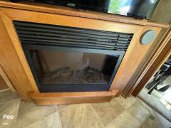 2014 Winnebago Adventurer 38Q, $ 51,000