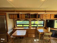 2014 Winnebago Adventurer 38Q, $ 51,000