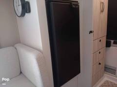 2025 Entegra Coach Arc 18C, $ 108,000