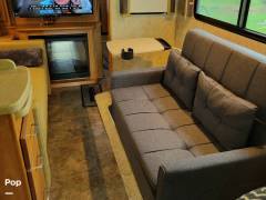 2010 Winnebago Journey 40L, $ 85,000
