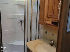 2010 Winnebago Journey 40L, $ 85,000