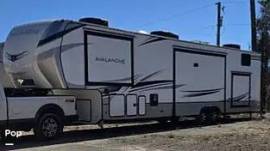 2024 Keystone Alpine Avalanche 390DS, $ 52,000