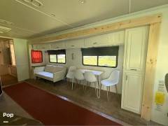 2015 Fleetwood Bounder 35K, $ 39,900