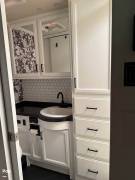 2015 Fleetwood Bounder 35K, $ 39,900