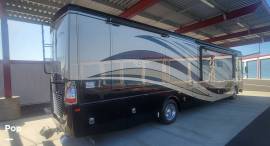 2015 Fleetwood Discovery 40X, $ 99,955