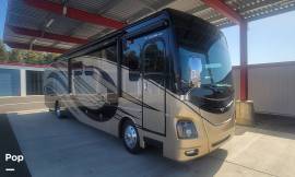 2015 Fleetwood Discovery 40X, $ 99,955