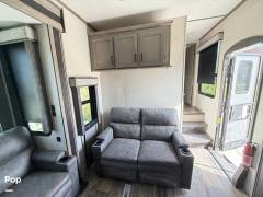 2021 Keystone Raptor 423, $ 72,990