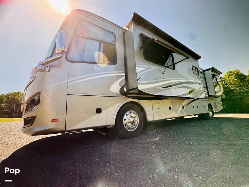 2013 Monaco Knight 40PDQ, $ 113,000