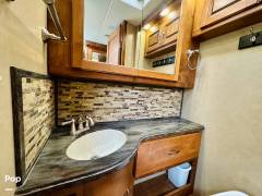 2013 Monaco Knight 40PDQ, $ 113,000