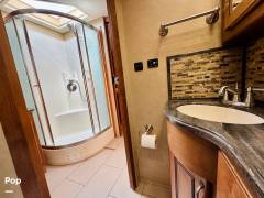 2013 Monaco Knight 40PDQ, $ 113,000