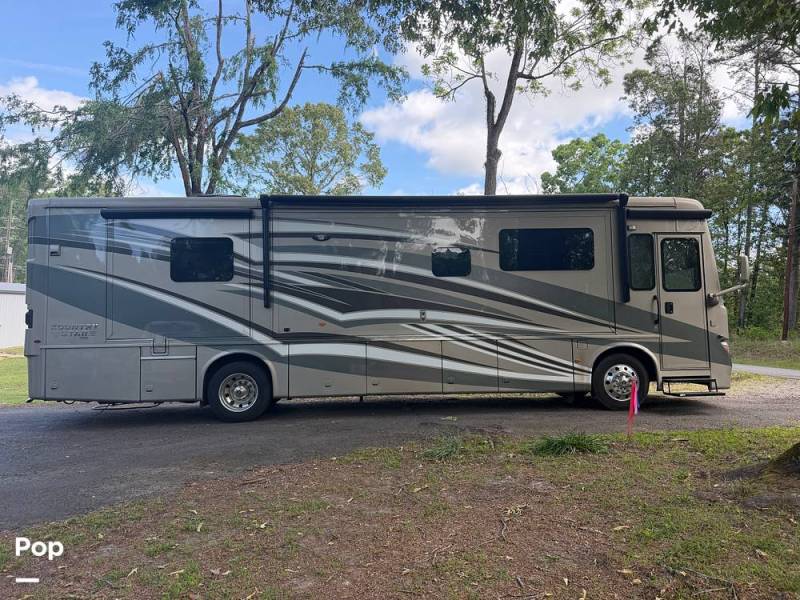 2022 Newmar Kountry Star 3717, $ 200,000