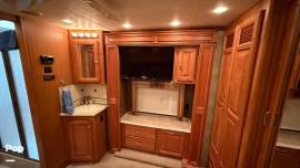 2011 Tiffin Phaeton 36QSH, $ 100,000