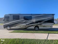 2015 Thor Motor Coach Miramar 34.2, $ 45,000