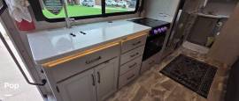 2023 Thor Motor Coach Quantum MB24, $ 83,999