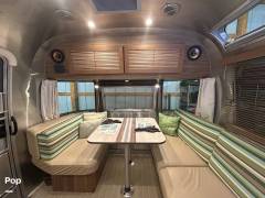 2017 Airstream Tommy Bahama 27FB Special Edition, $ 98,900