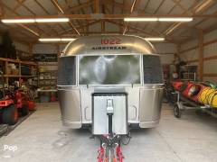 2017 Airstream Tommy Bahama 27FB Special Edition, $ 98,900