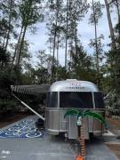 2017 Airstream Tommy Bahama 27FB Special Edition, $ 98,900