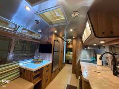2017 Airstream Tommy Bahama 27FB Special Edition, $ 98,900