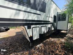 2024 East To West RV Blackthorn 27BH-OK, $ 41,150