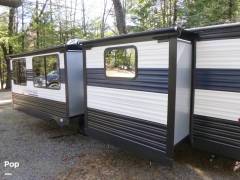 2025 Forest River Cherokee Wolf Den 301BH, $ 42,250