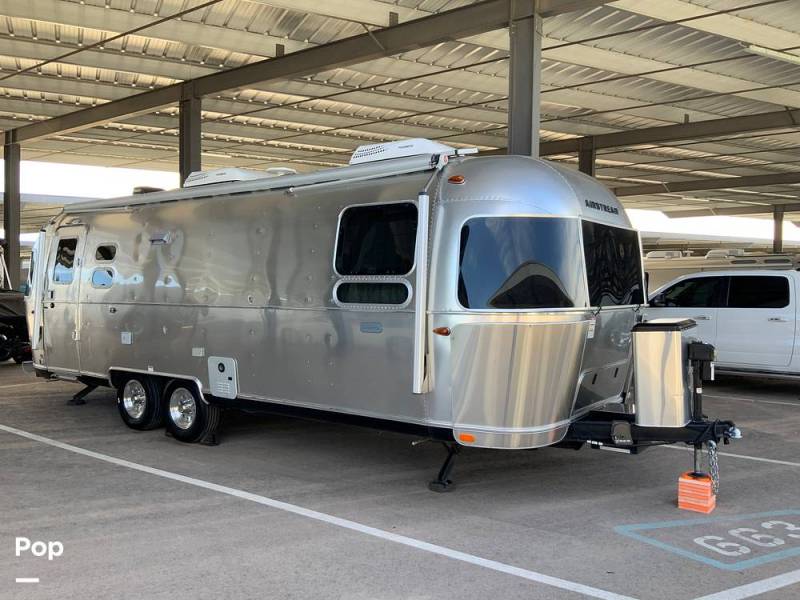2021 Airstream Globetrotter 27FB Queen, $ 89,500