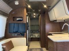 2021 Airstream Globetrotter 27FB Queen, $ 89,500